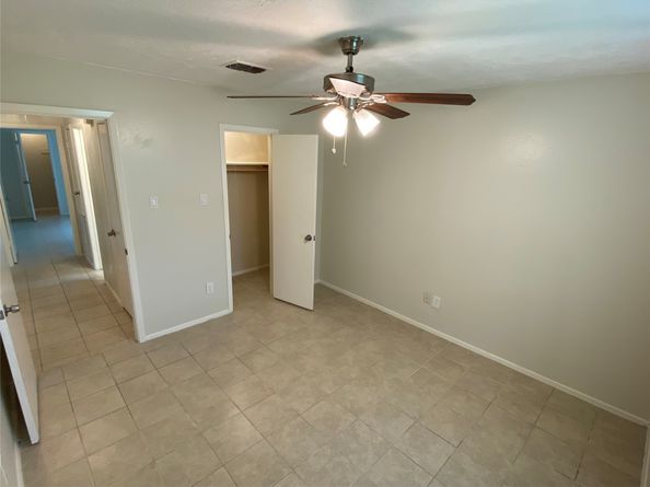 10123 Kent Towne Lane, Sugar Land TX 77498