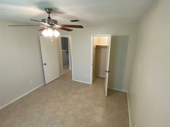 10123 Kent Towne Lane, Sugar Land TX 77498