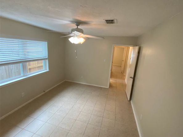 10123 Kent Towne Lane, Sugar Land TX 77498