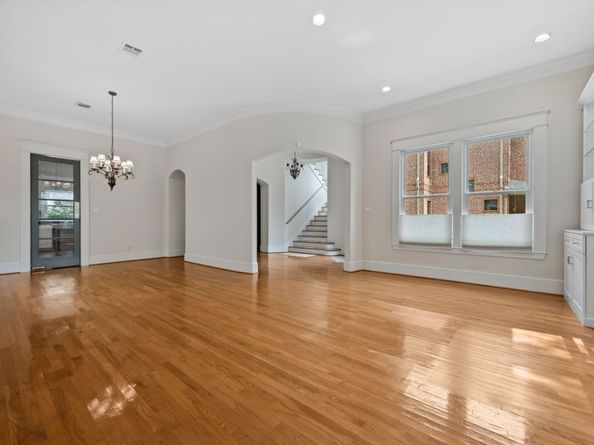 940 Columbia Street, Houston TX 77008