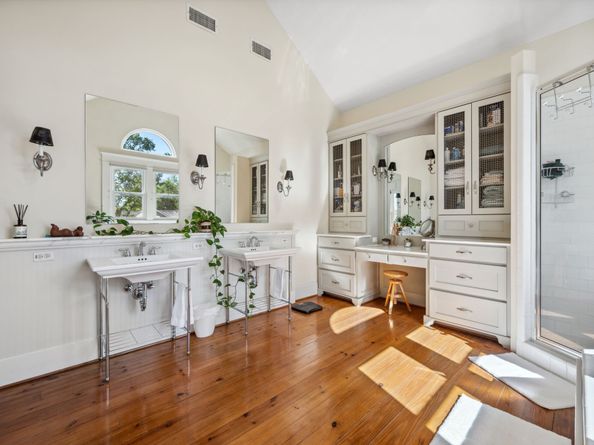 940 Columbia Street, Houston TX 77008