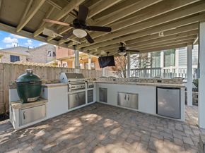 940 Columbia Street, Houston TX 77008