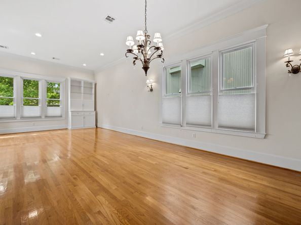 940 Columbia Street, Houston TX 77008