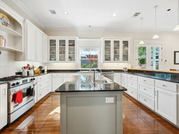 940 Columbia Street, Houston TX 77008