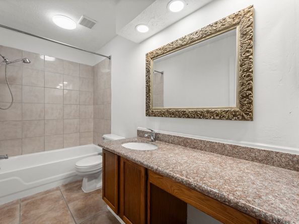 14 W Cobble Hill Circle Circle, The Woodlands TX 77381