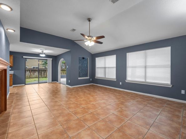 14 W Cobble Hill Circle Circle, The Woodlands TX 77381