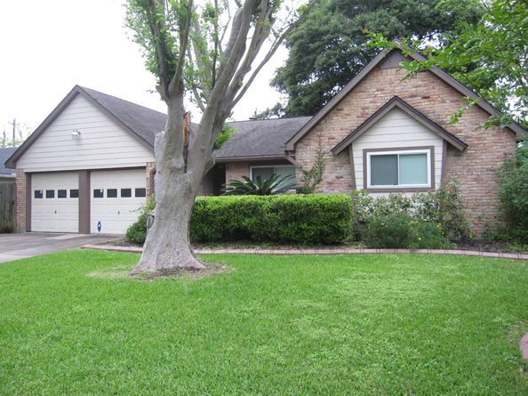 5934 Hummingbird Street, Houston TX 77096