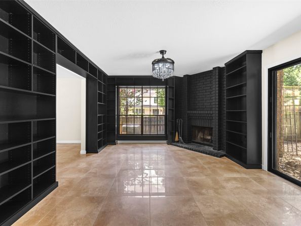 5 Cat Feet Court, The Woodlands TX 77381