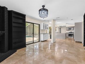 5 Cat Feet Court, The Woodlands TX 77381
