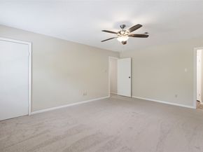 5 Cat Feet Court, The Woodlands TX 77381