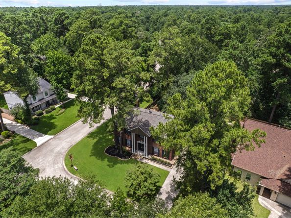 5 Cat Feet Court, The Woodlands TX 77381