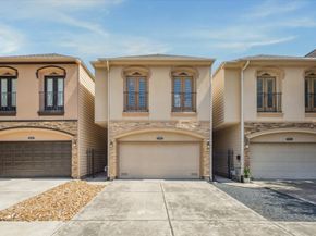 5708 Petty Street B, Houston TX 77007