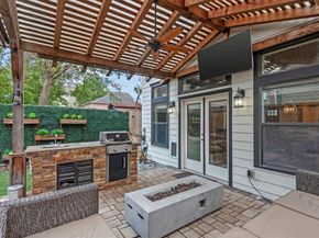 5825 Petty Street, Houston TX 77007