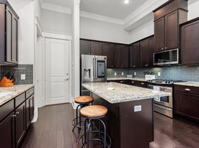 5825 Petty Street, Houston TX 77007