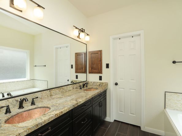 18427 Lakeview Circle, Houston TX 77084