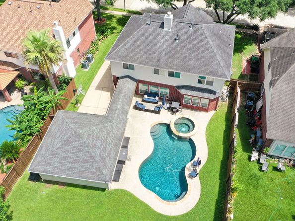 18427 Lakeview Circle, Houston TX 77084
