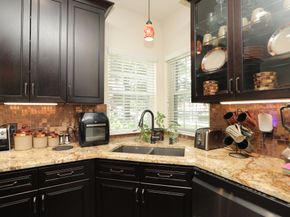 18427 Lakeview Circle, Houston TX 77084