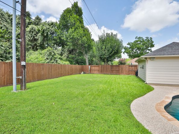 18427 Lakeview Circle, Houston TX 77084