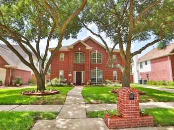 18427 Lakeview Circle