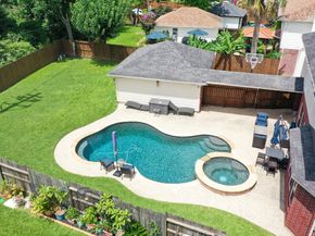 18427 Lakeview Circle, Houston TX 77084