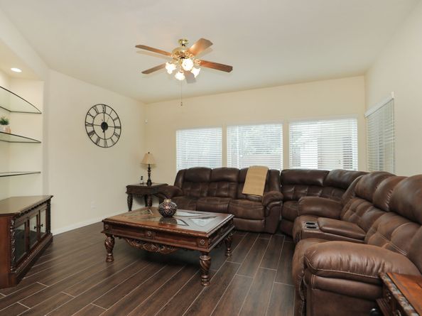 18427 Lakeview Circle, Houston TX 77084
