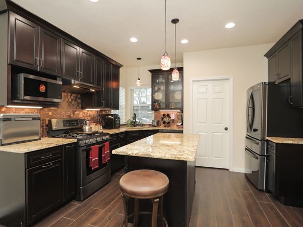 18427 Lakeview Circle, Houston TX 77084