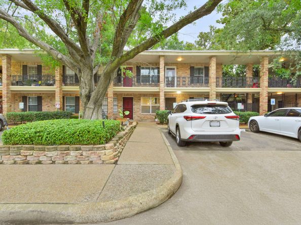 3224 Timmons Lane 127, Houston TX 77027