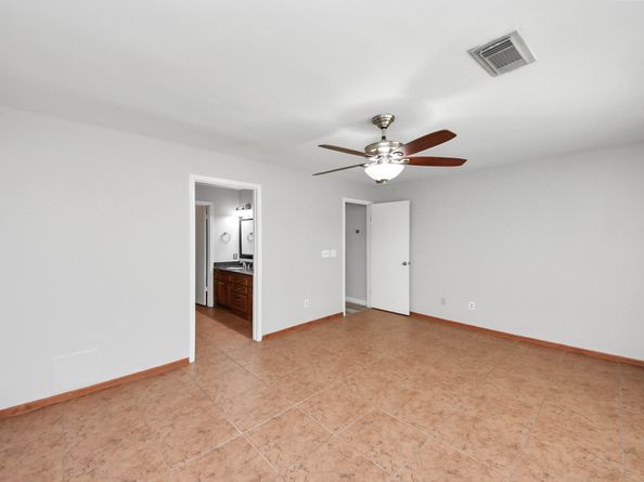 11 W Stony Bridge Court, The Woodlands TX 77381