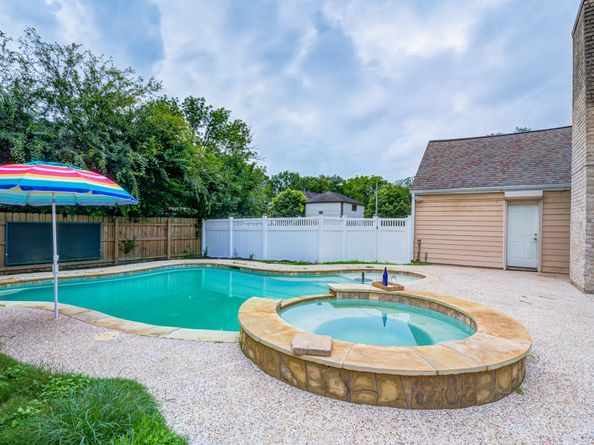 16402 Clearcrest Drive, Houston TX 77059