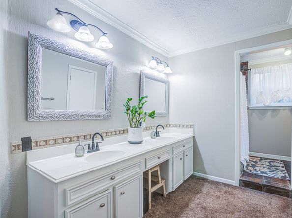 16402 Clearcrest Drive, Houston TX 77059