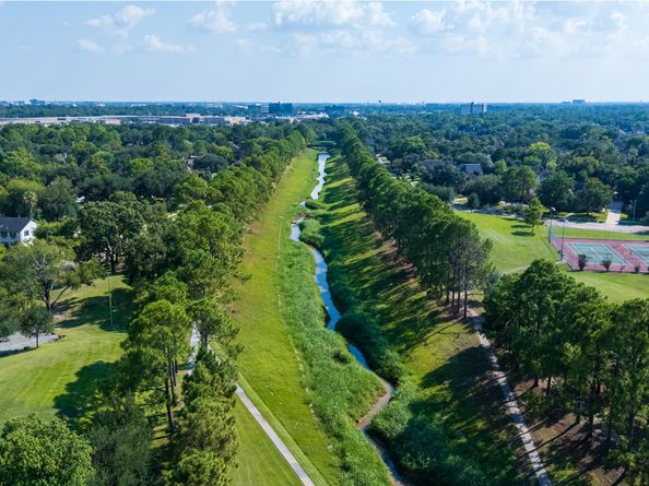 16402 Clearcrest Drive, Houston TX 77059