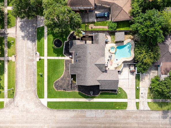 16402 Clearcrest Drive, Houston TX 77059