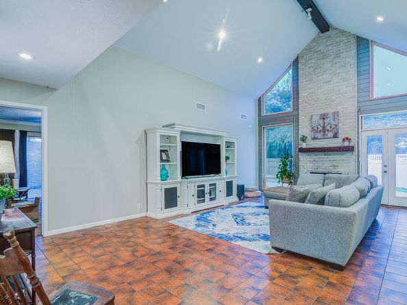 16402 Clearcrest Drive, Houston TX 77059