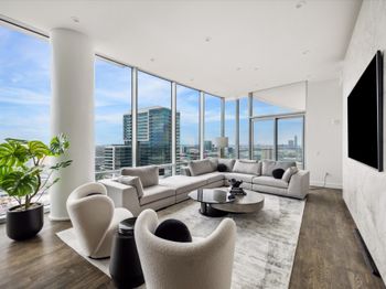 2727 Kirby Drive