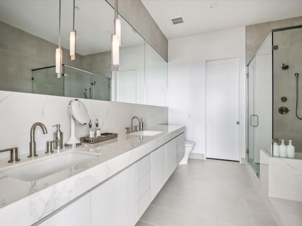 2727 Kirby Drive 27J, Houston TX 77098