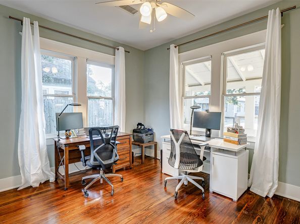 608 Enid Street, Houston TX 77009