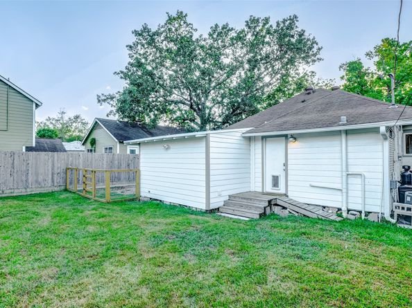 608 Enid Street, Houston TX 77009