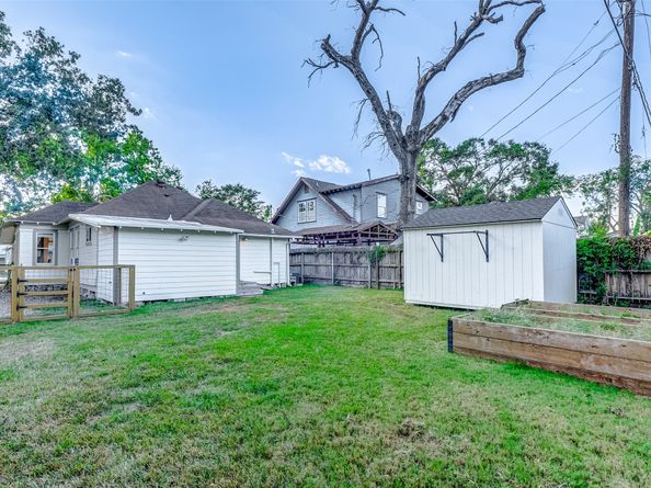 608 Enid Street, Houston TX 77009