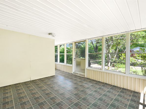 7022 Beechnut Street, Houston TX 77074