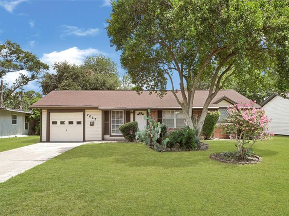 7022 Beechnut Street, Houston TX 77074