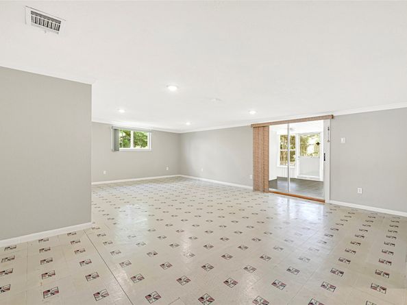 7022 Beechnut Street, Houston TX 77074