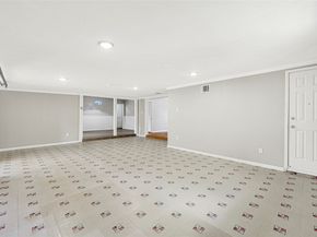 7022 Beechnut Street, Houston TX 77074
