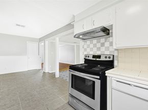7022 Beechnut Street, Houston TX 77074