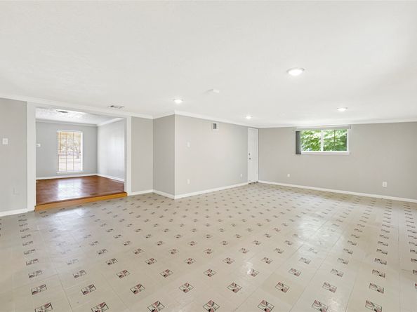 7022 Beechnut Street, Houston TX 77074
