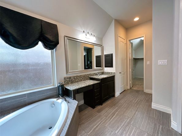 3920 pinecrest peak Drive N, Spring TX 77386