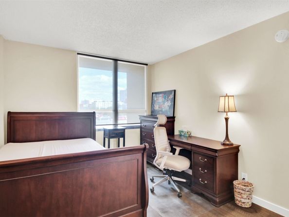 1800 Lavaca Street 312, Austin TX 78701