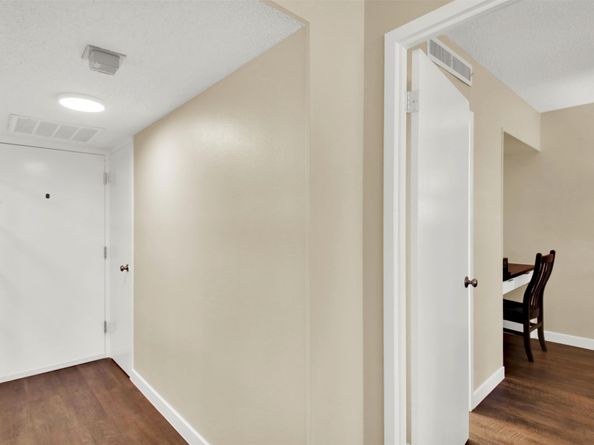 1800 Lavaca Street 312, Austin TX 78701