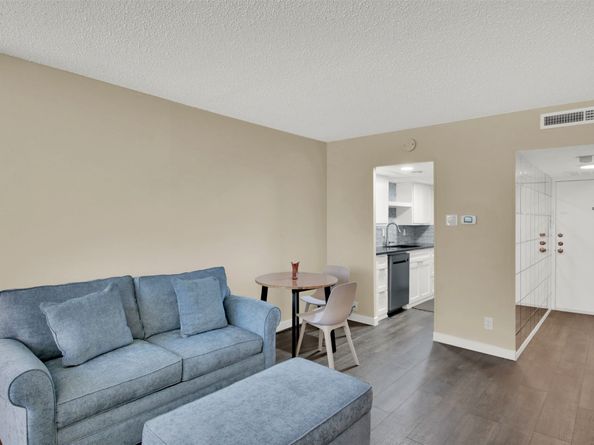 1800 Lavaca Street 312, Austin TX 78701