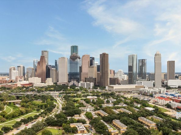1711 Allen Parkway 1706, Houston TX 77019