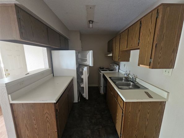 2750 Holly Hall Street 712, Houston TX 77054